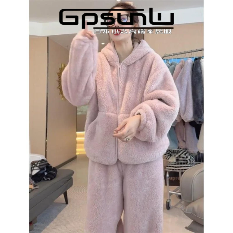 韩版小众连帽珊瑚绒保暖加厚家居服套装女性休闲慵懒风格时尚睡衣