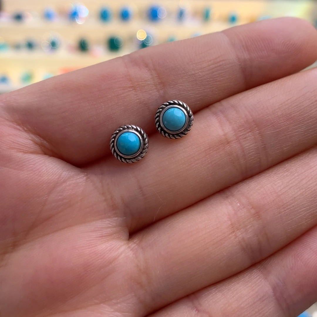 未镶嵌绿松石耳钉
