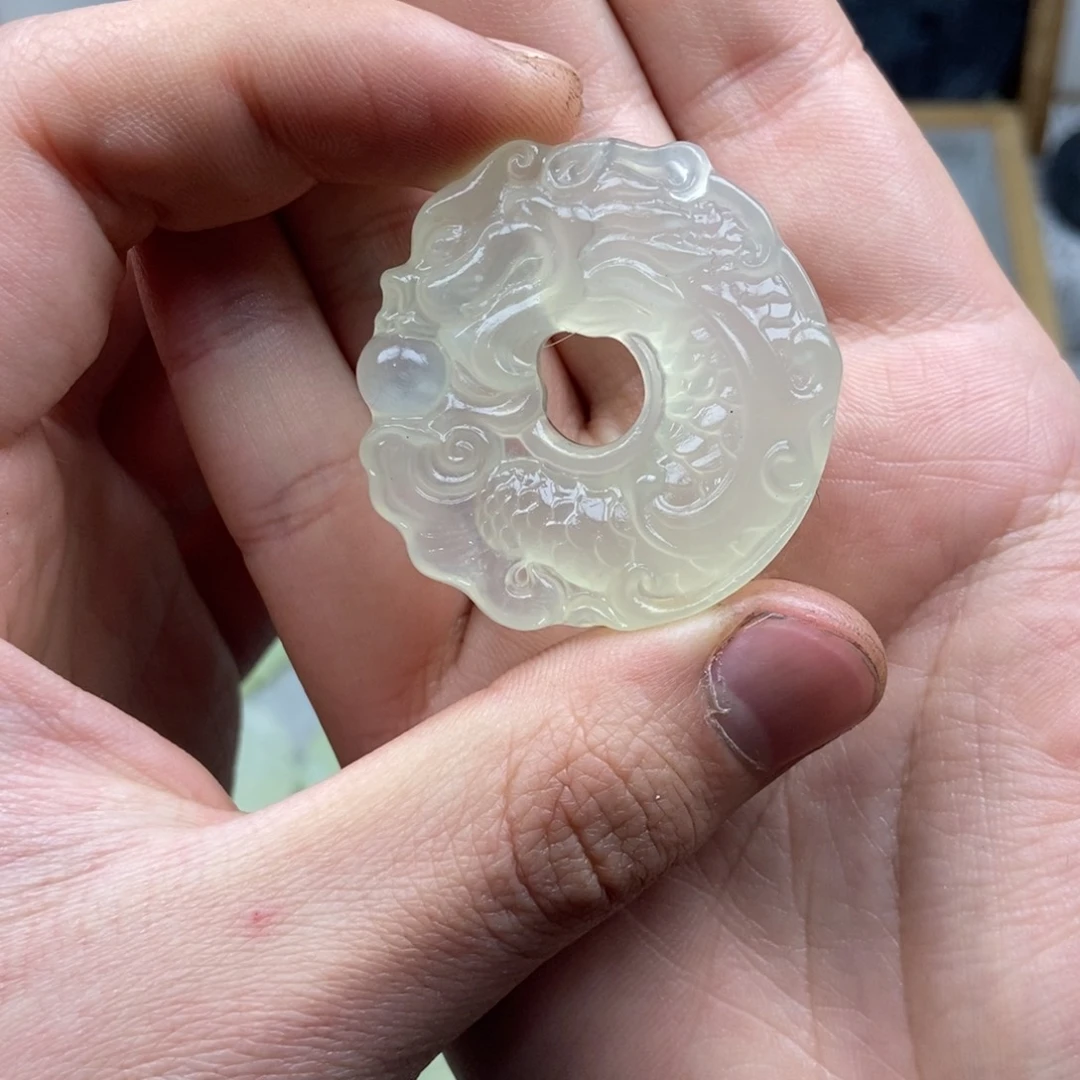 蛇纹石玉颈饰未镶嵌王**司