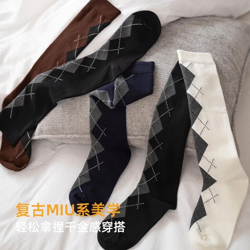 靴下物日系菱格小腿袜子女高筒秋冬保暖长筒袜复古英伦风搭小皮鞋