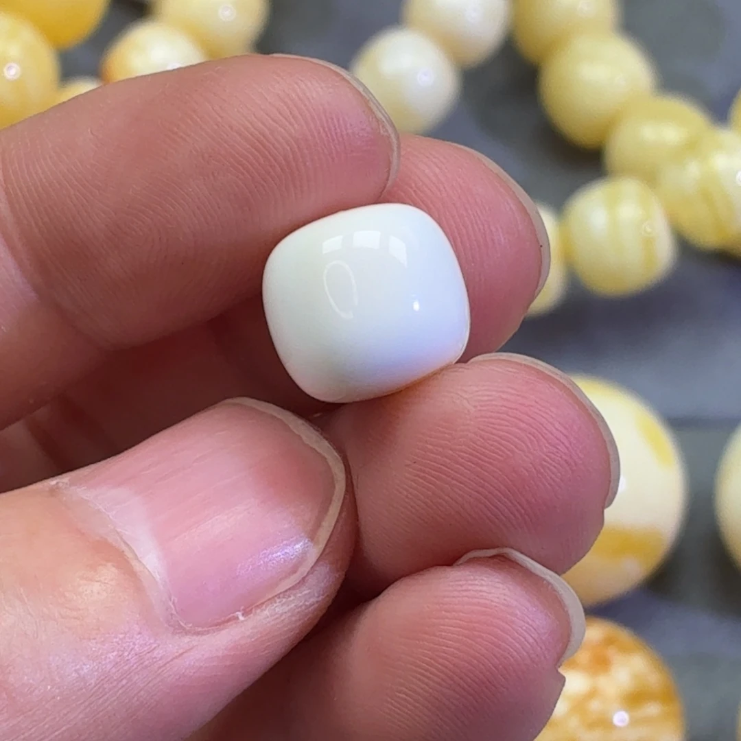 琥珀未镶嵌裸石老型