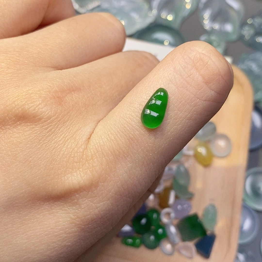 定制翡翠未镶嵌翡翠