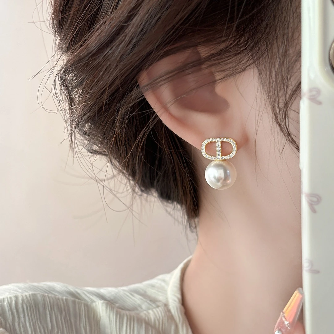 铜合金仿珍珠耳饰 法式简约锆石耳环秋冬时尚百搭轻奢小众耳饰