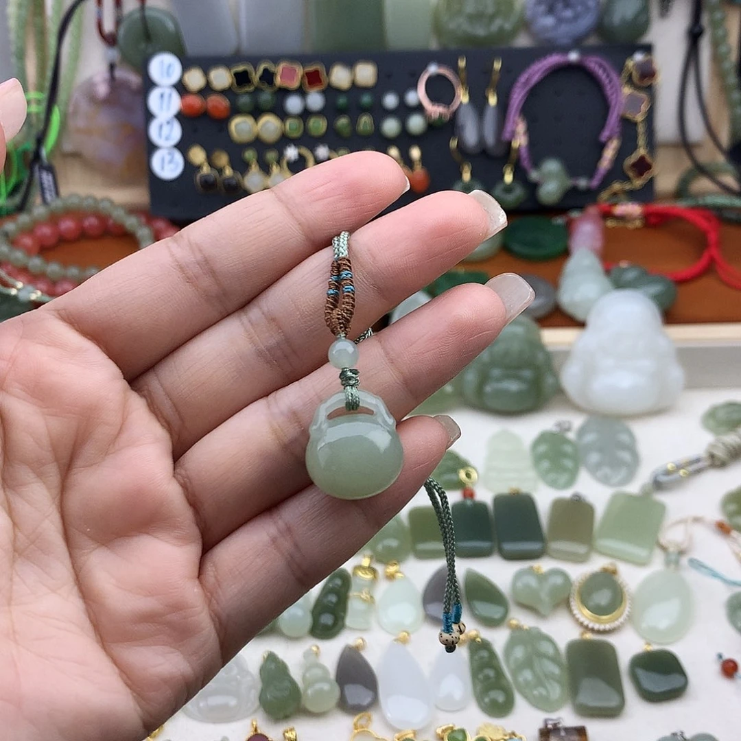 和田玉未镶嵌吊坠(不含链)