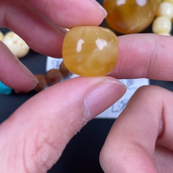 琥珀裸石未镶嵌天然15