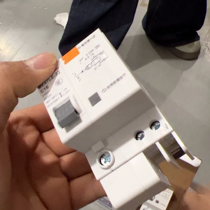 000000000000014号空开