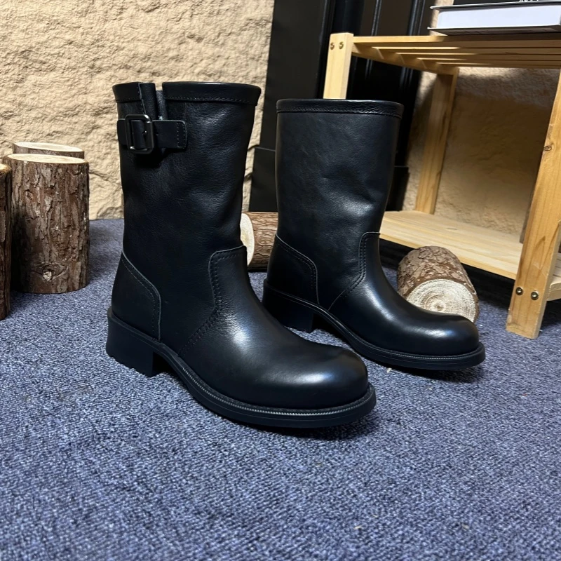 【田田手工鞋】2025年秋冬牛皮“时尚英伦”宽口一脚蹬粗跟骑士靴女鞋