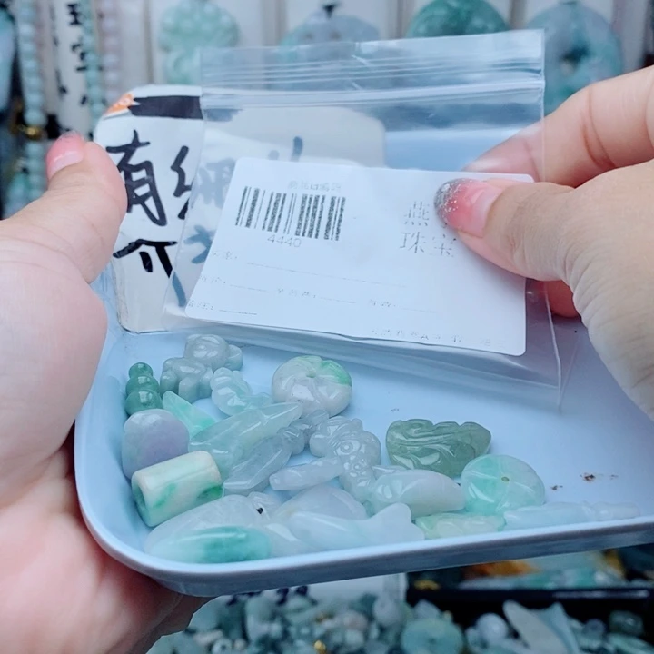 颈饰未镶嵌翡翠翡翠
