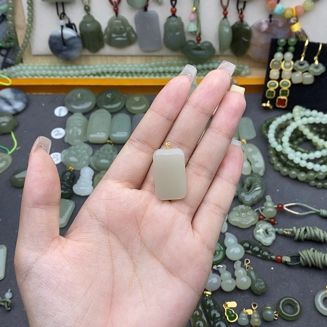 和田玉18K金镶嵌吊坠(不含链)