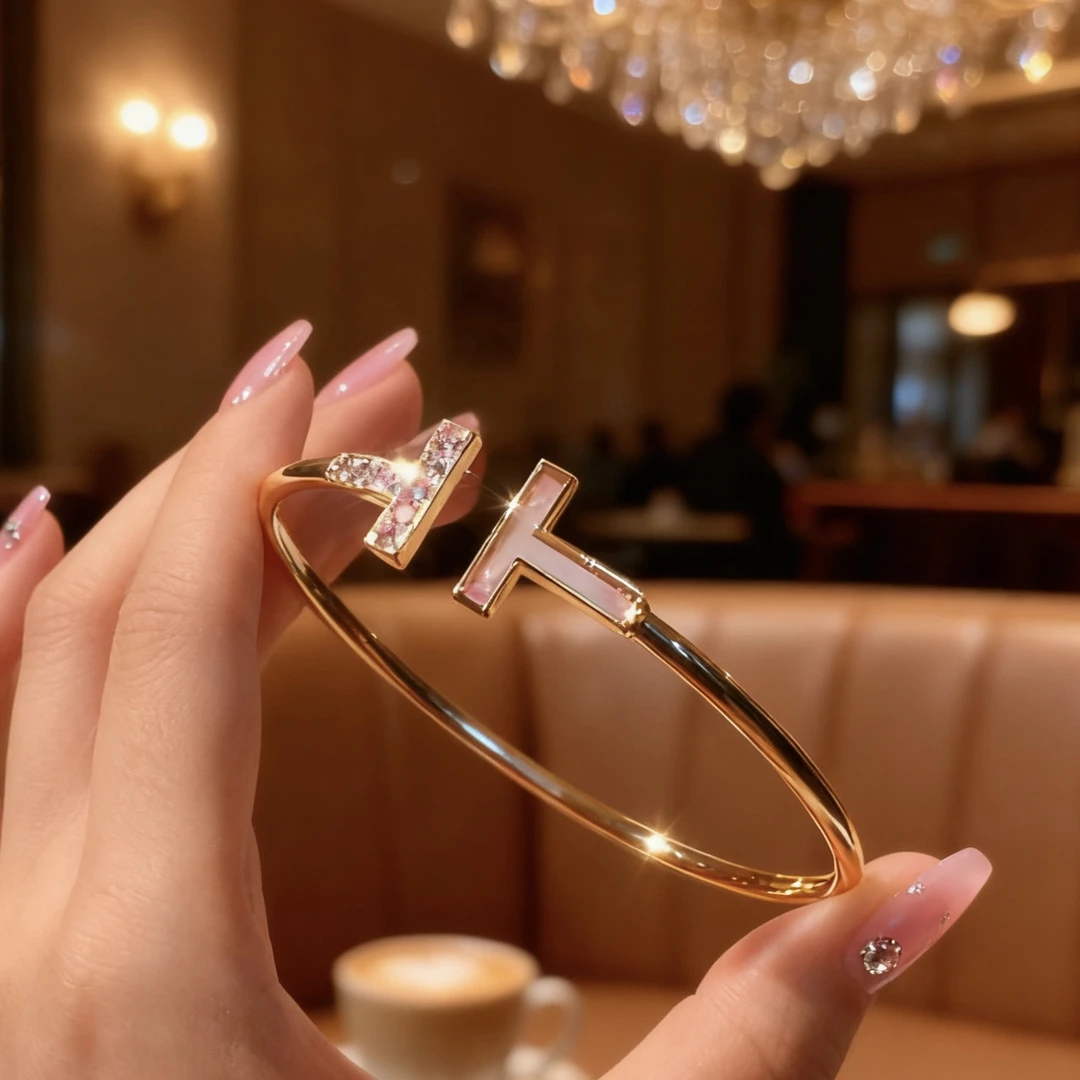 铜合金手镯 高定镀18k金气质轻奢时尚金色小众双T手镯网红不掉色