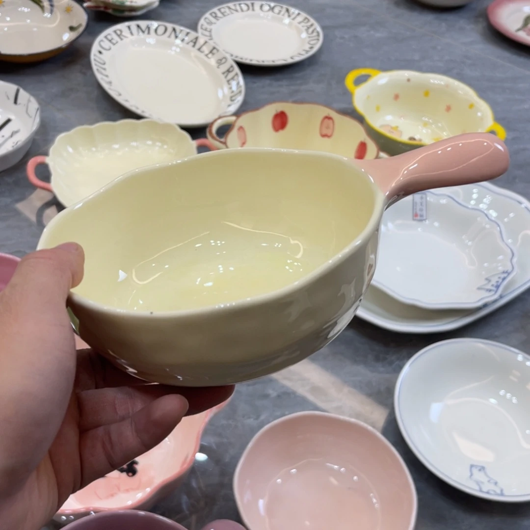 陶瓷微瑕餐具介意勿拍，满18飞！