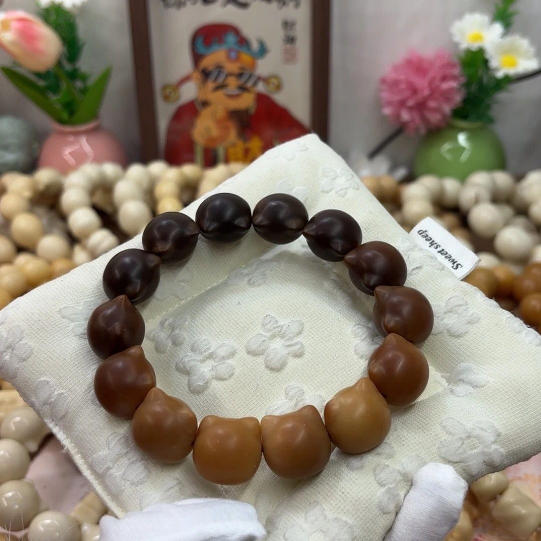 菩提根/象牙果吊坠18+干磨落地果糖油渐变猫头默认瑕单圈