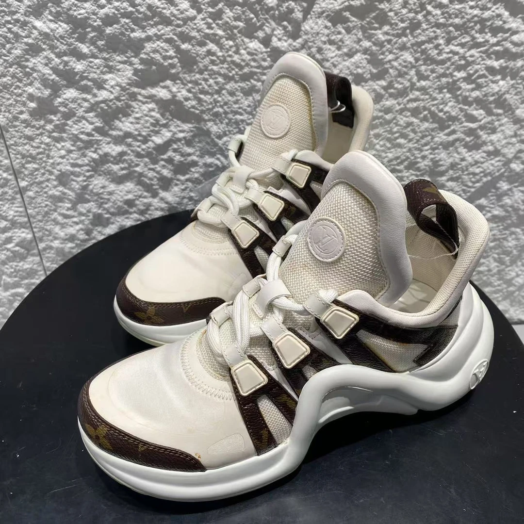 95新 LouisVuitton/路易威登 36码/仔仔/无配件/白棕老爹鞋1208