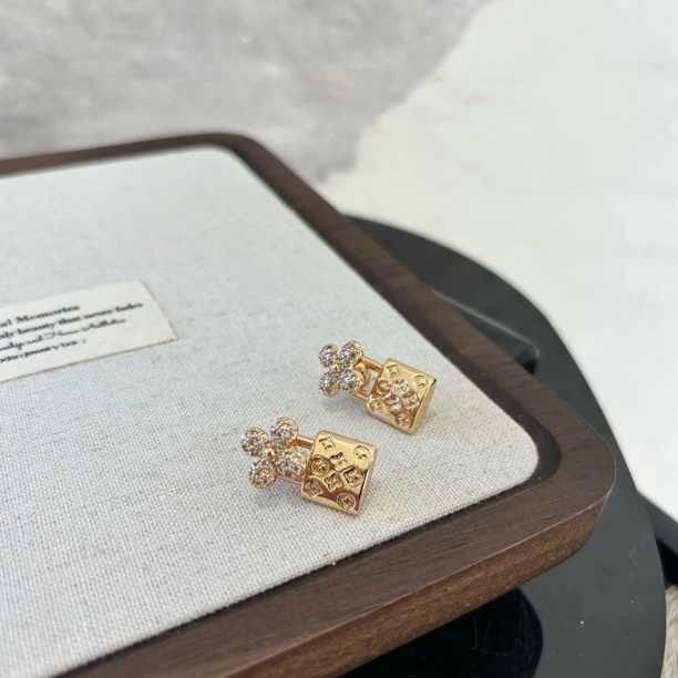 铜合金合成锆石耳饰 黄色锁花花耳环EH2774