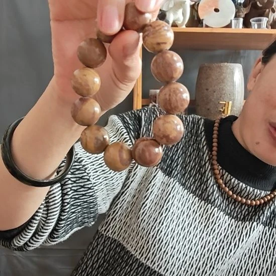 泗水砭石文化馆生物电卡18手串