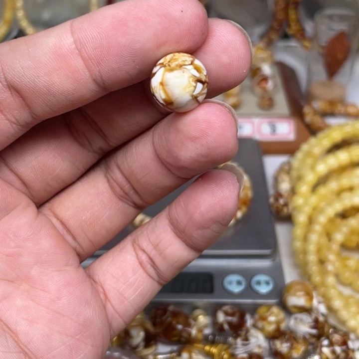喜***号琥珀未镶嵌裸石52号