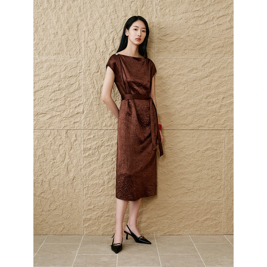 INSUN恩裳2025夏季气质一字领褶皱醋酸连衣裙9C65205410