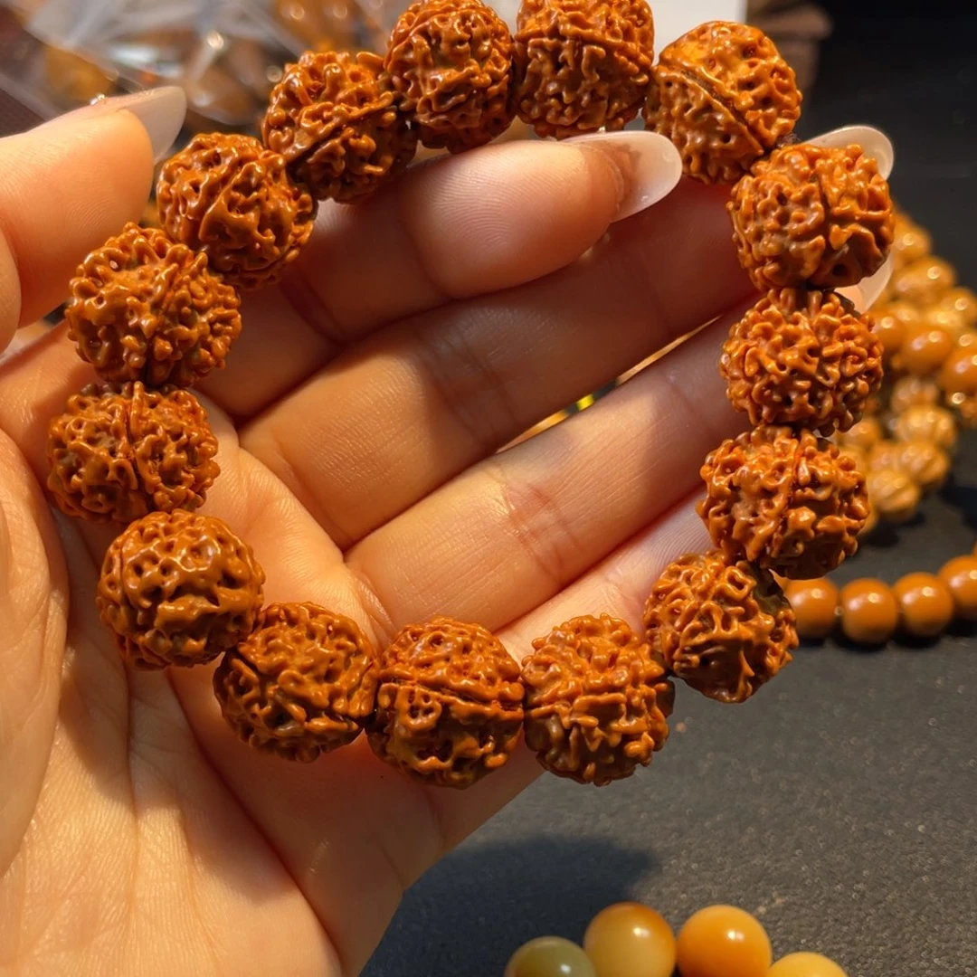 文玩核桃手串我*张x g g j b v g h n