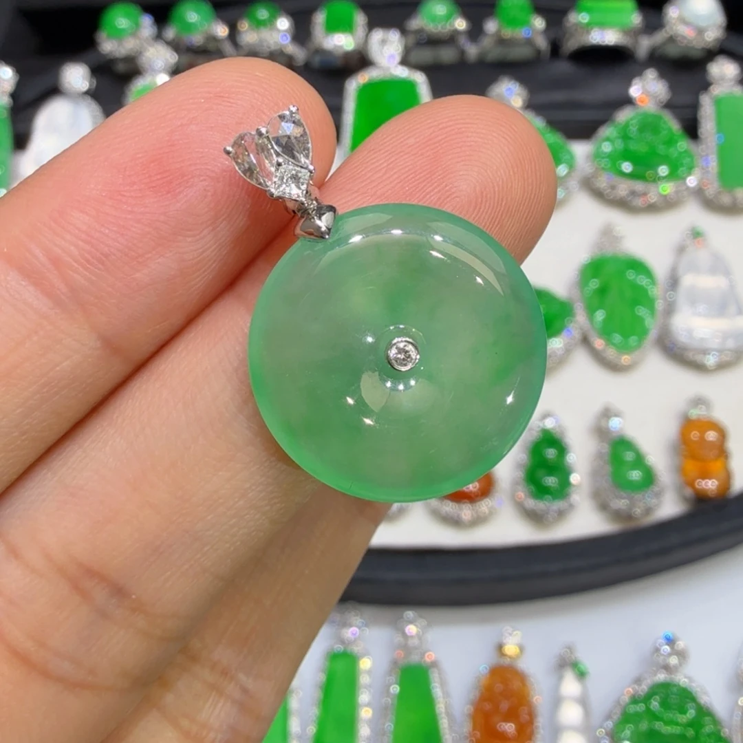 翡翠18K金镶嵌颈饰收到货48小时鉴赏期