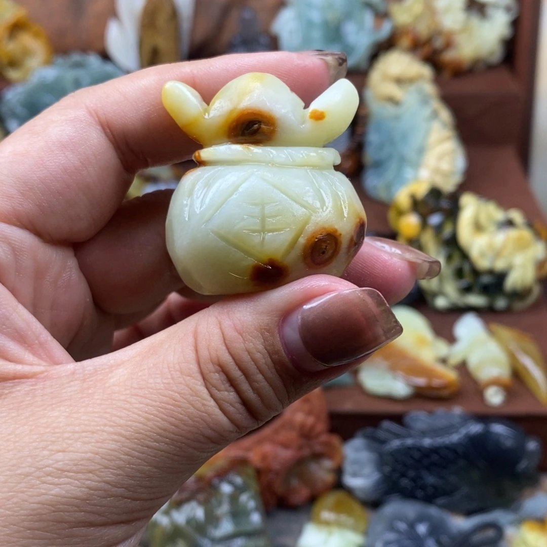 蛇纹石玉未镶嵌吊坠(赠链)微瑕