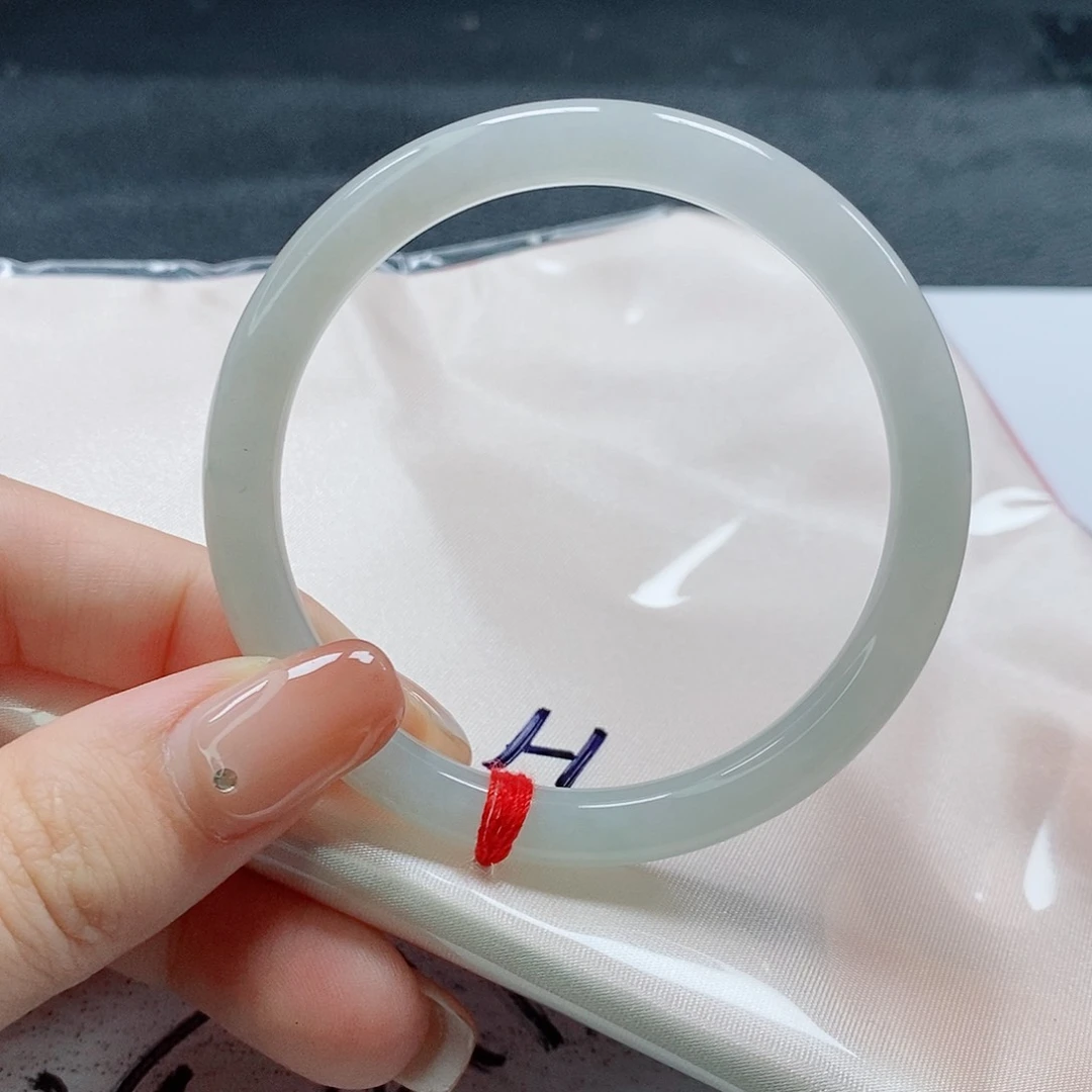 【闪购商品】未镶嵌手镯（圆镯）翡翠427号