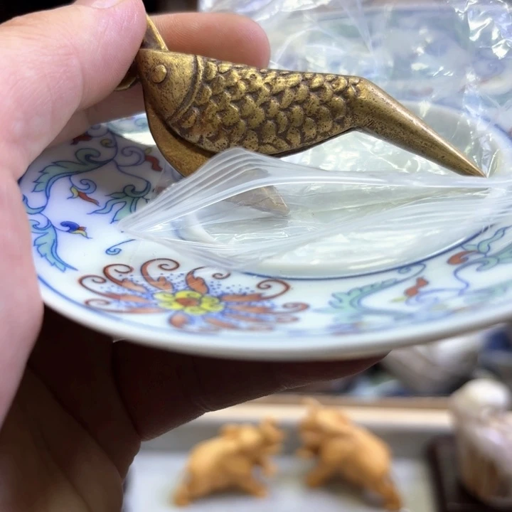 瓷片精致雕刻工艺