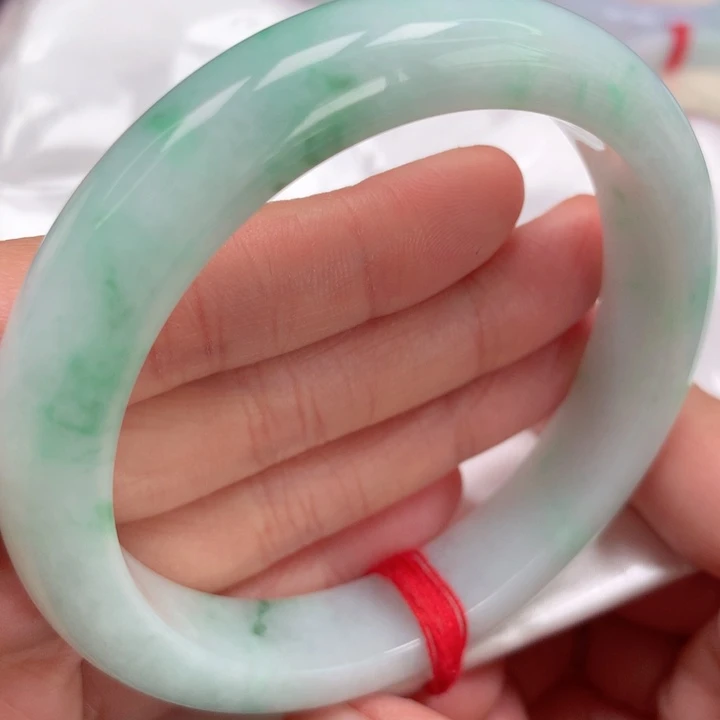 翡翠手镯未镶嵌绿底绿飘花34