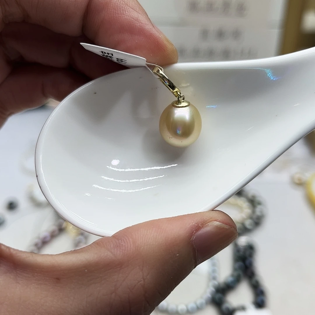未镶嵌海水珍珠颈饰