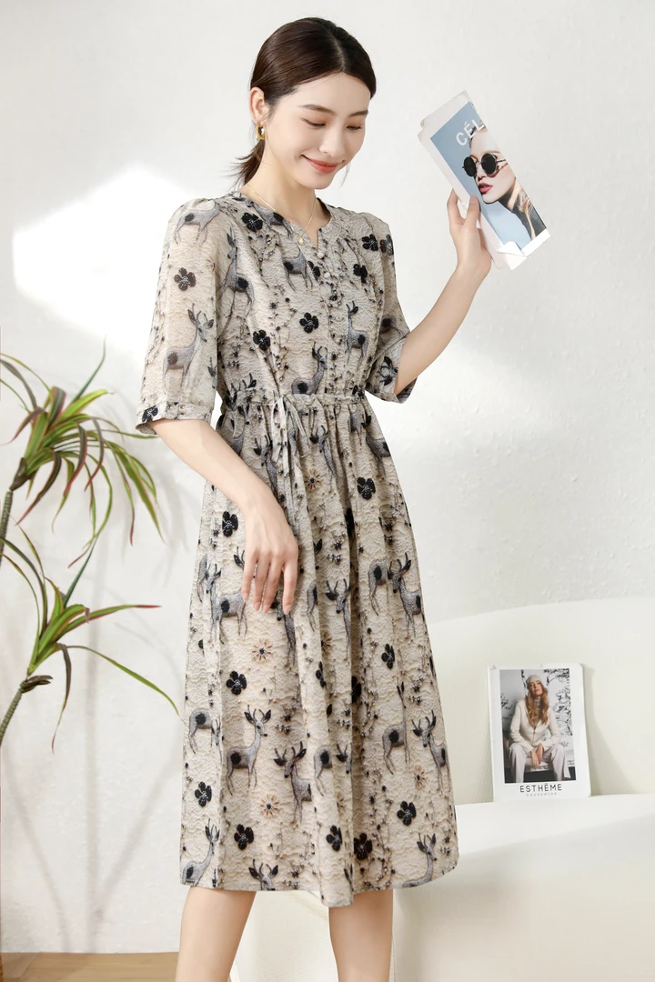 6.12杏雅色小鹿印花时尚休闲夏季复古法式收腰女装连衣裙