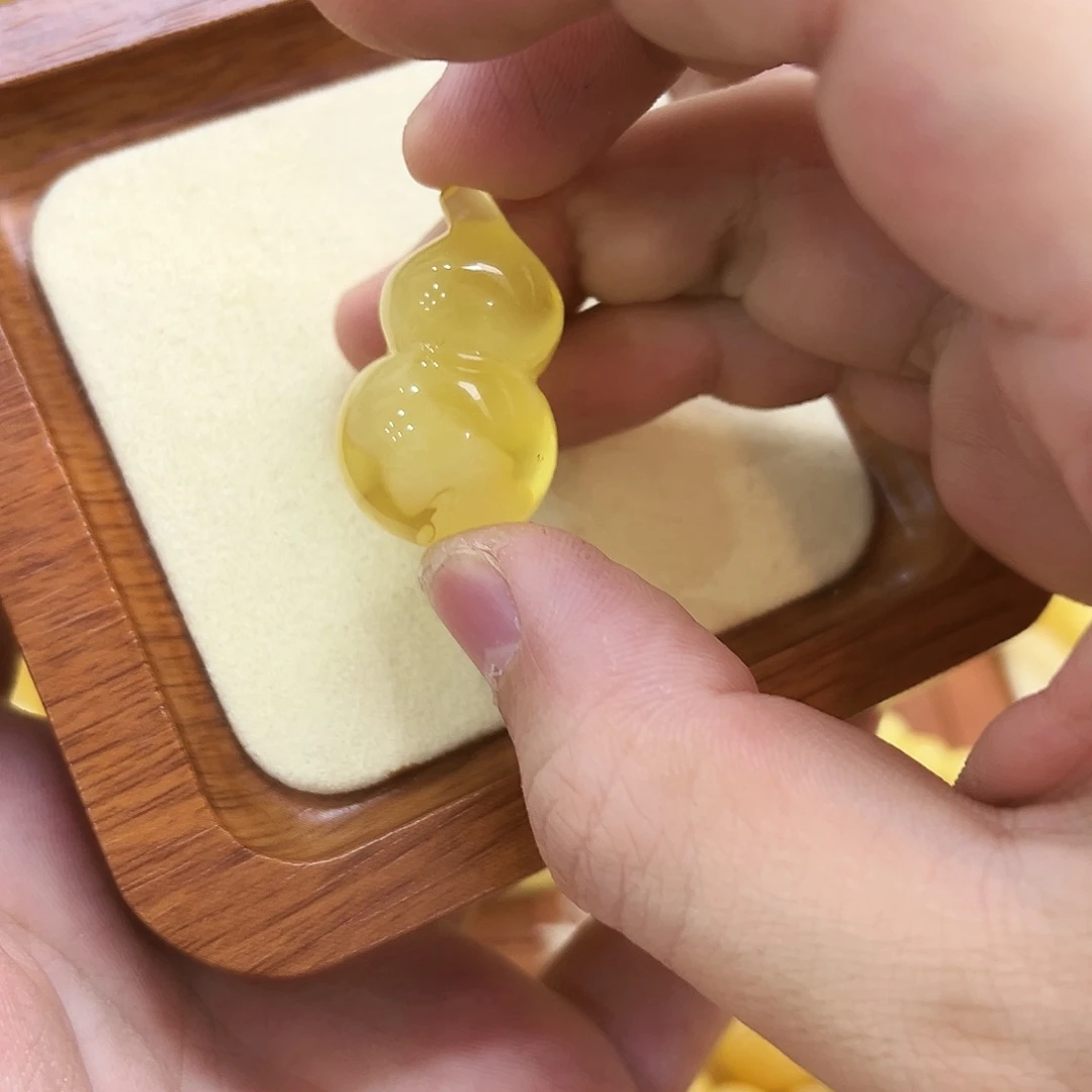 蜜蜡未镶嵌珠宝奇石