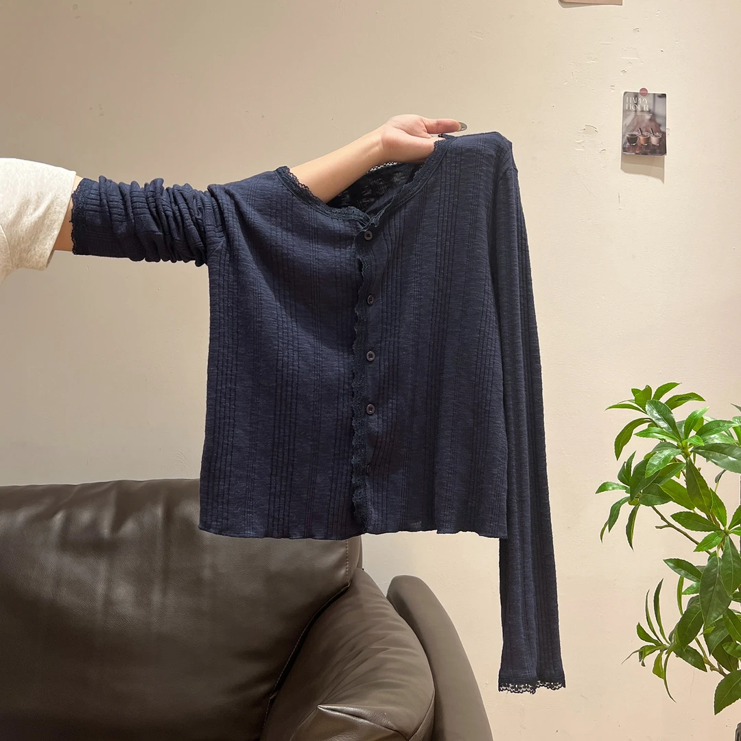 时尚纯欲蕾丝拼接长袖开衫上衣女2025秋季新款宽松慵懒感外搭小衫