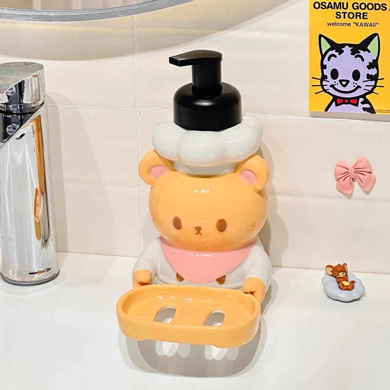 可爱小熊陶瓷二合一乳液瓶不积水沥水肥皂盒家用浴室卫生间装饰