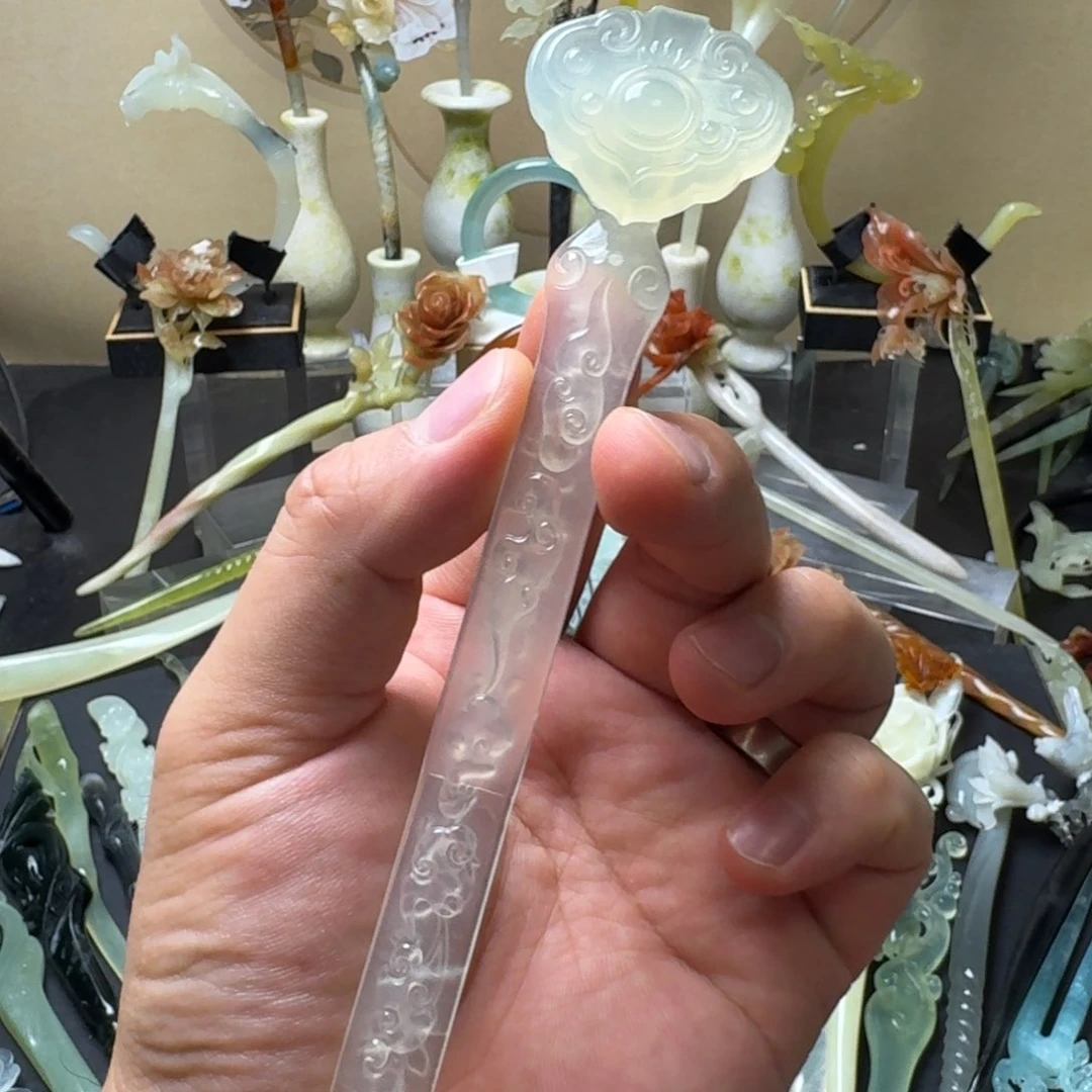 阿***芥蛇纹石玉未镶嵌发饰