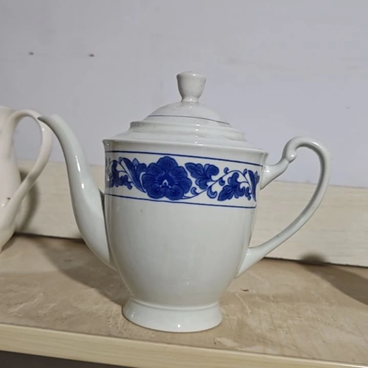 茶盏陶瓷盘子碗啥都有