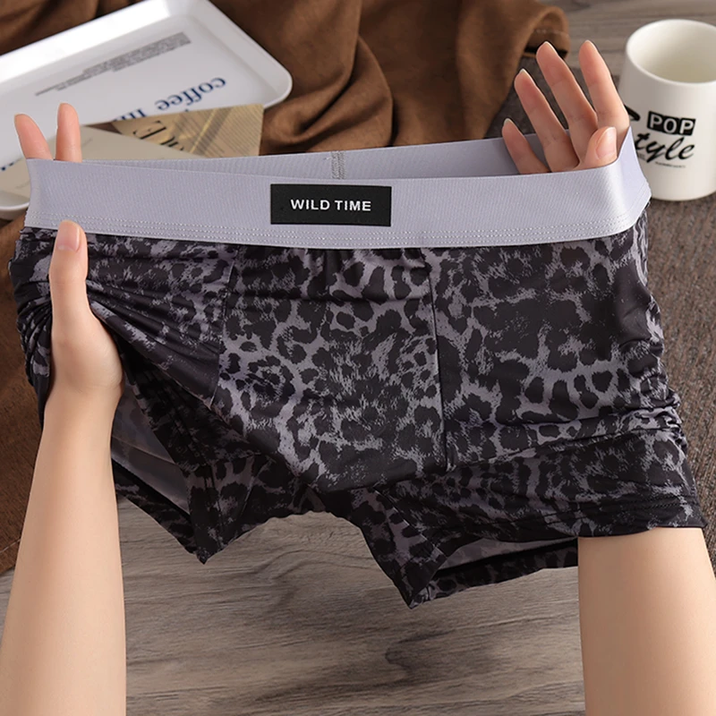满天星豹纹冰丝新款男士内裤性感夏季潮流透气中腰高级平角裤印花