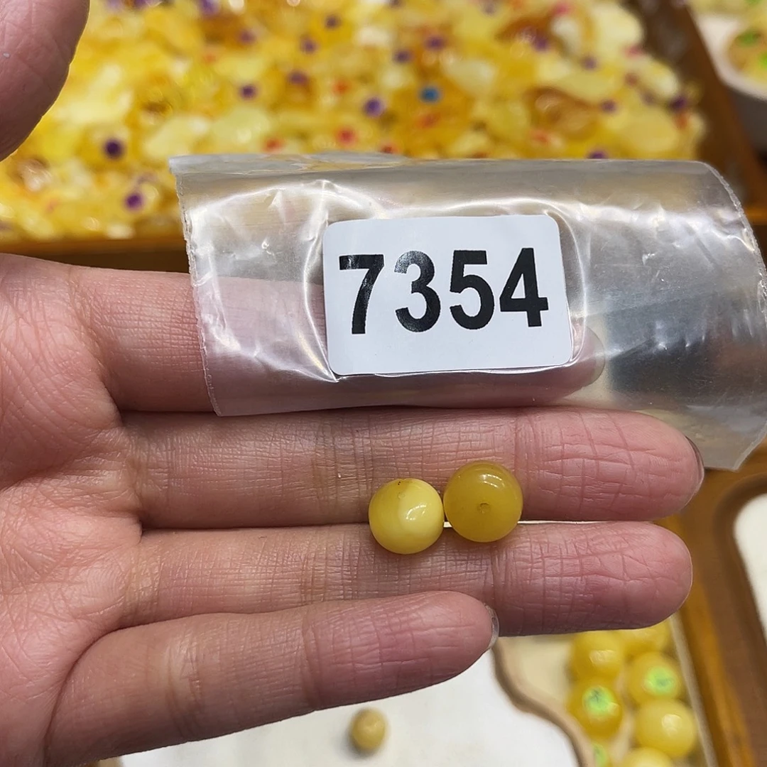 琥珀未镶嵌珠宝奇石