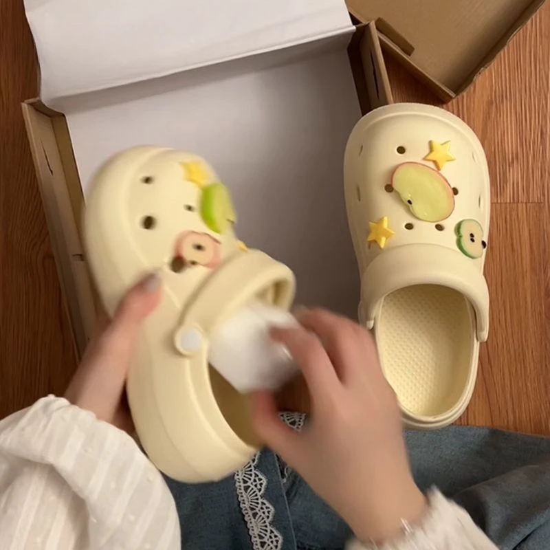 2025时尚爆款可爱踩屎感沙滩洞洞鞋新款夏外穿百搭防滑透气凉拖鞋