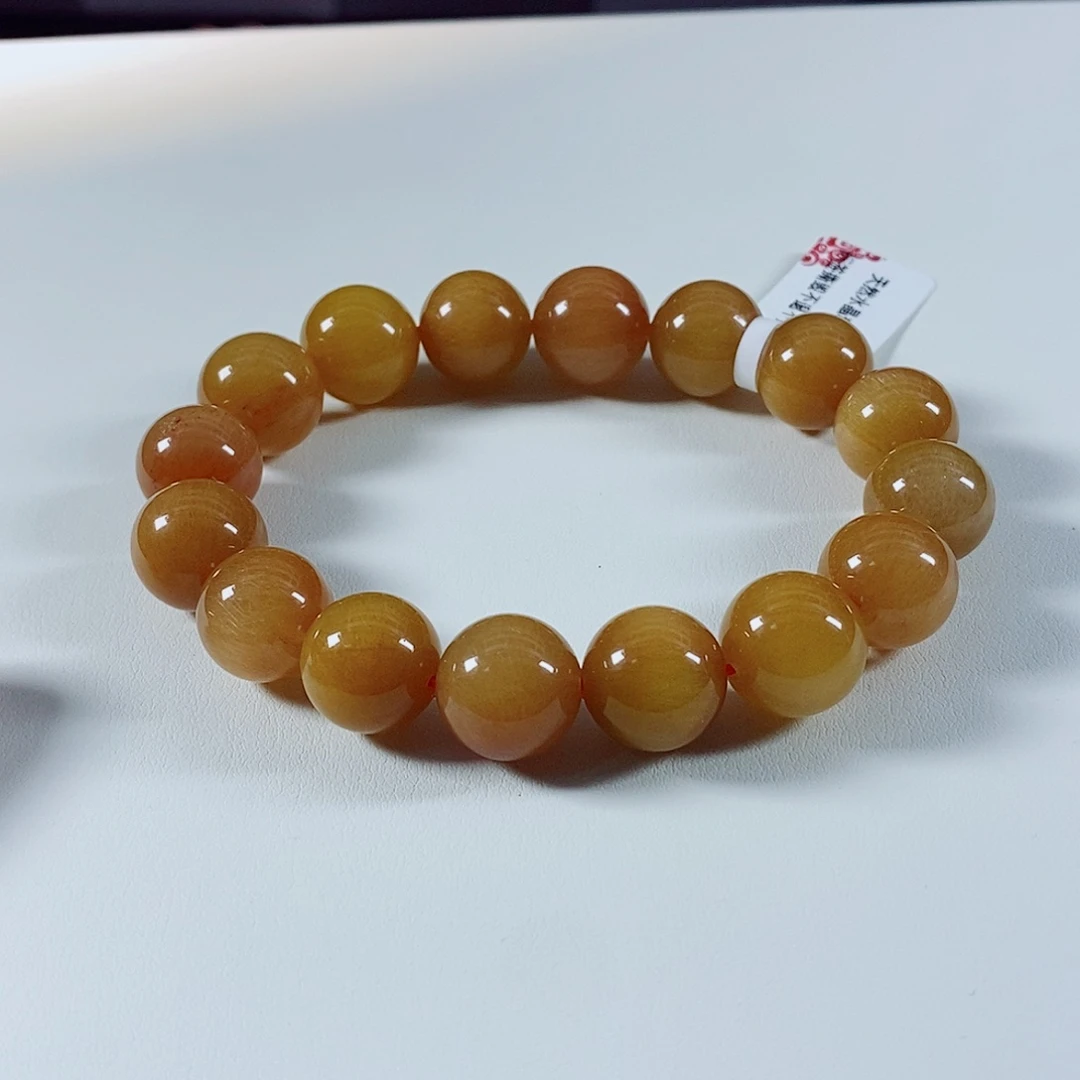 水晶手链未镶嵌满发黄兔毛