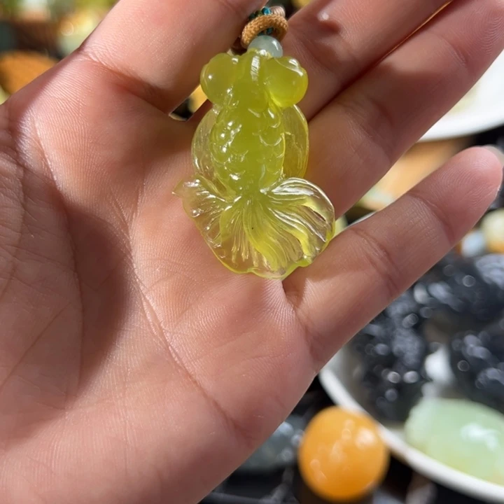 蛇纹石玉未镶嵌珠宝奇石