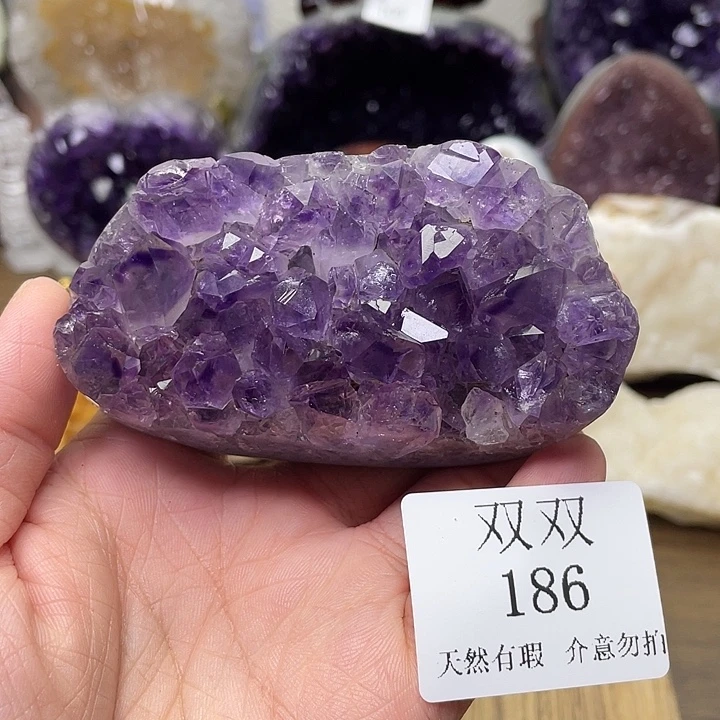 未镶嵌水晶大型摆件（非配饰）