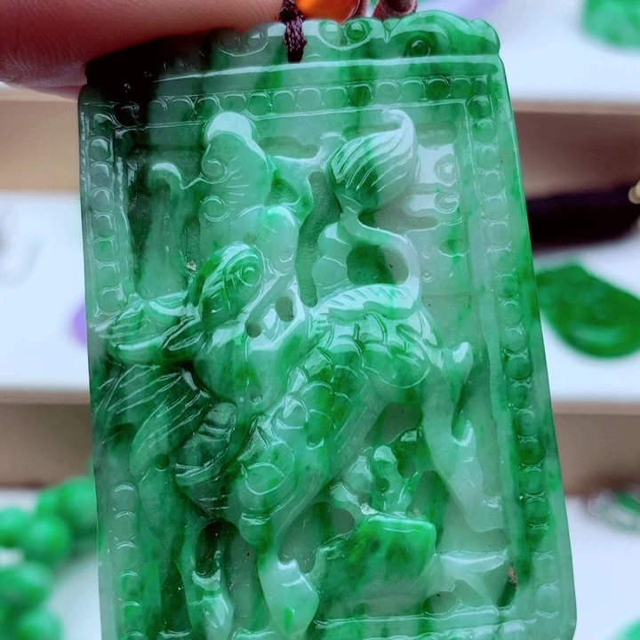 翡翠未镶嵌吊坠(不含链)