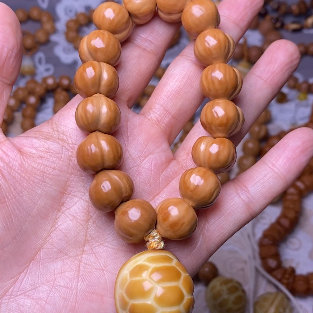 把件猴头核桃柯基屁桃龟甲