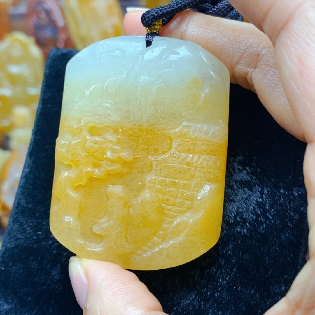 石英质玉（黄龙玉）未镶嵌颈饰