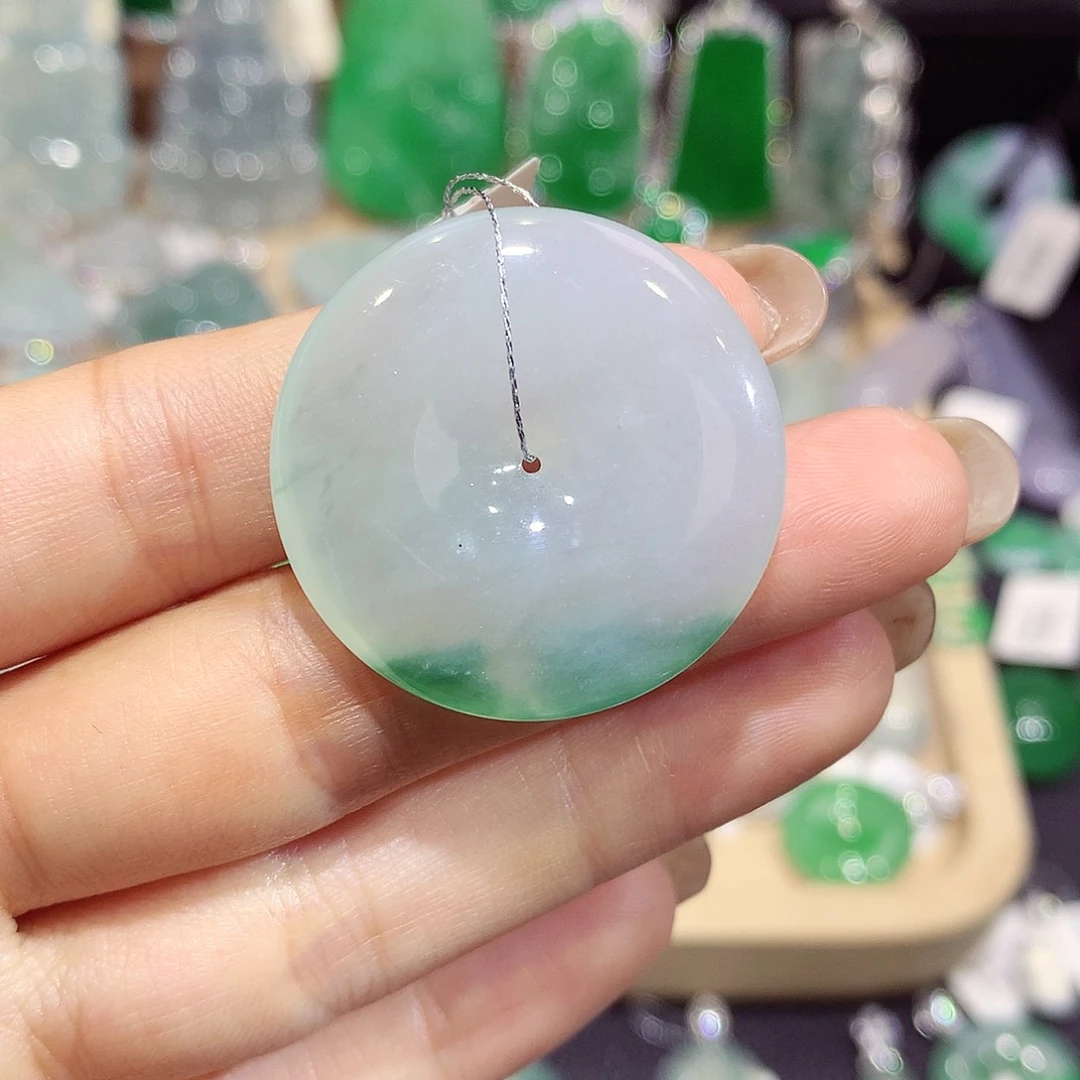 翡翠未镶嵌颈饰扣