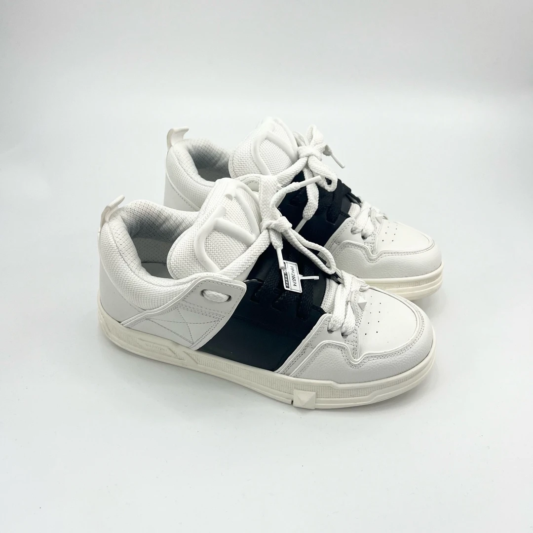 95新 Valentino/华伦天奴 38码/白色胖丁低帮板鞋/97新/pp426074