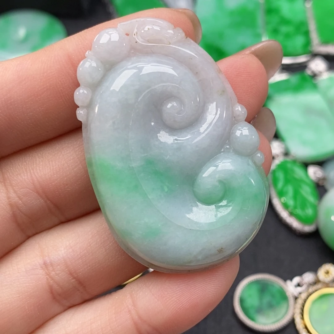 翡翠颈饰未镶嵌翡翠