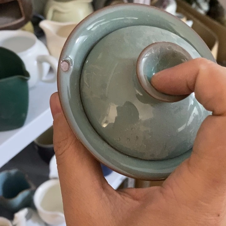 陶瓷艺术品和陶瓷艺术壶