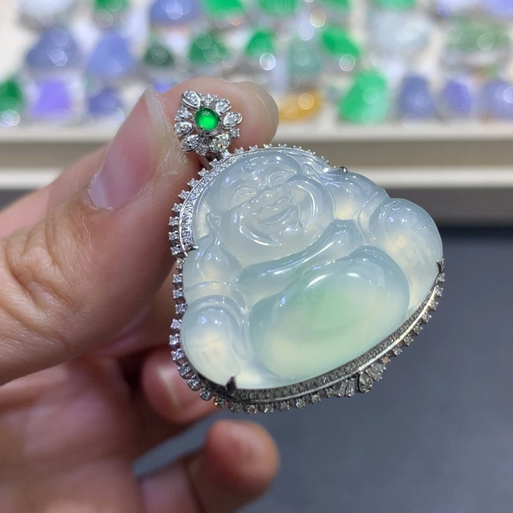 翡翠颈饰18K金镶嵌翡翠