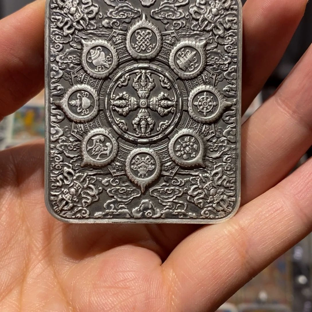 吊坠依****楼唐卡唐卡艺术研究院院长