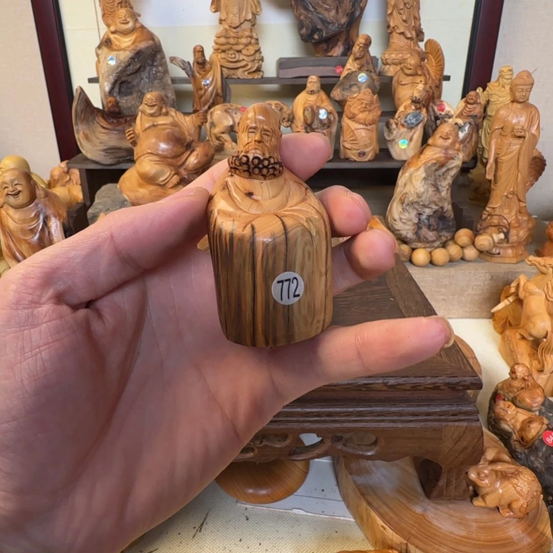 崖柏小木匠艺雕一物一拍